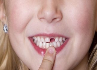mơ thấy rụng răng đánh con gì