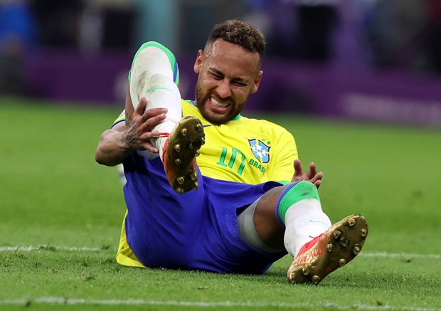Bóng đá quốc tế tối 1/12: Neymar sẽ chưa thể tái xuất ở vòng 1/8