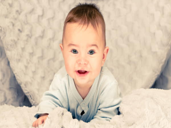Giải mã ý nghĩa tên Việt Hoàng
