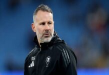 Tin MU: Ryan Giggs và khát vọng trở lại Old Trafford Tin MU: Ryan Giggs và khát vọng trở lại Old Trafford